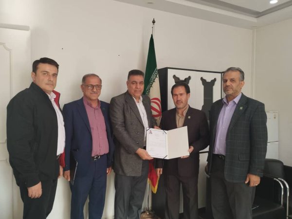 اهدای حکم اعضای انجمن